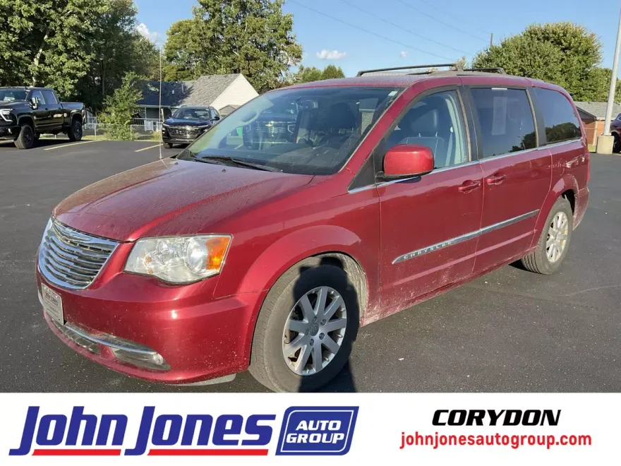2015 Chrysler Town & Country Touring photo 1