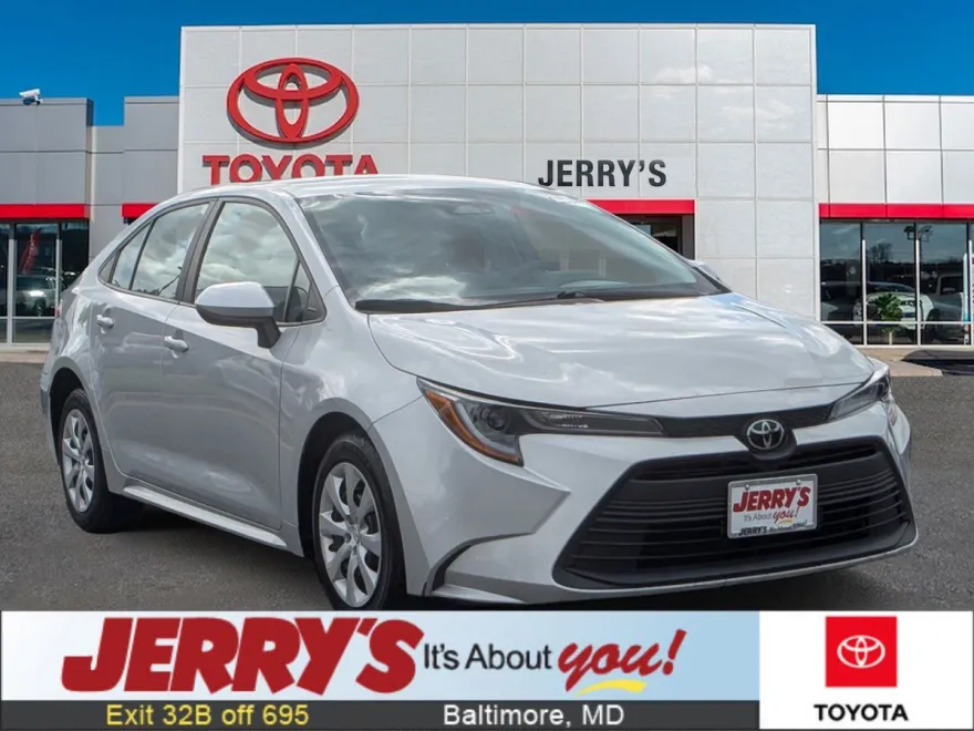 2023 Toyota Corolla LE photo 1