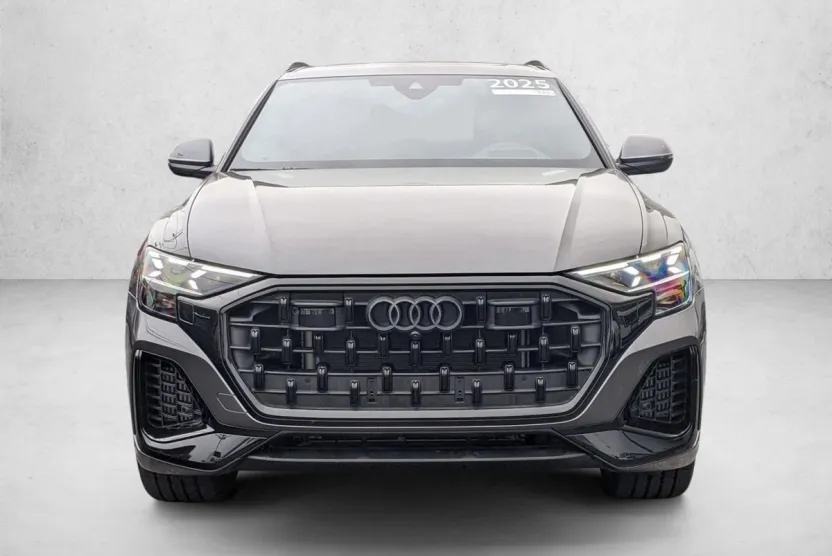 2025 Audi Q8 55 Prestige photo 1