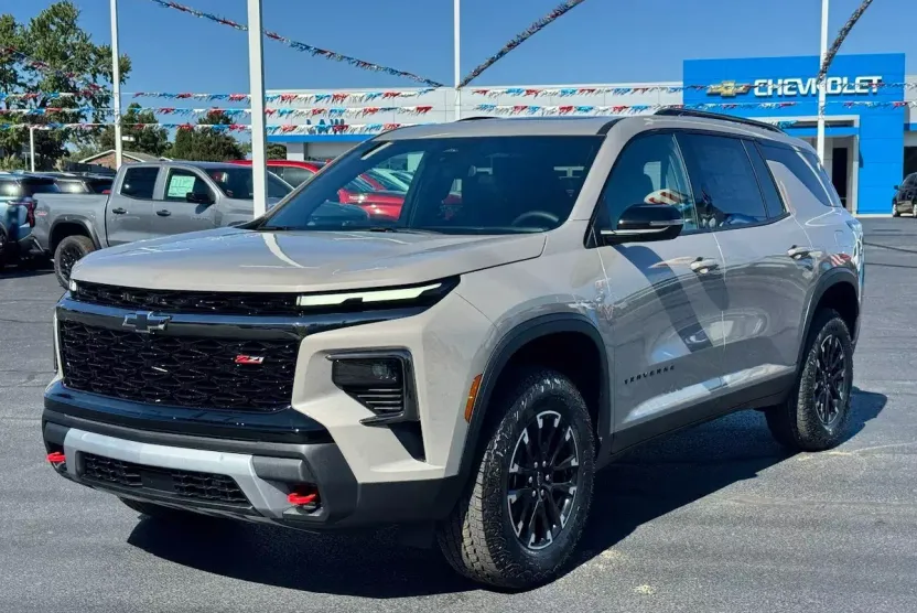 2026 Chevrolet Traverse Z71 photo 1