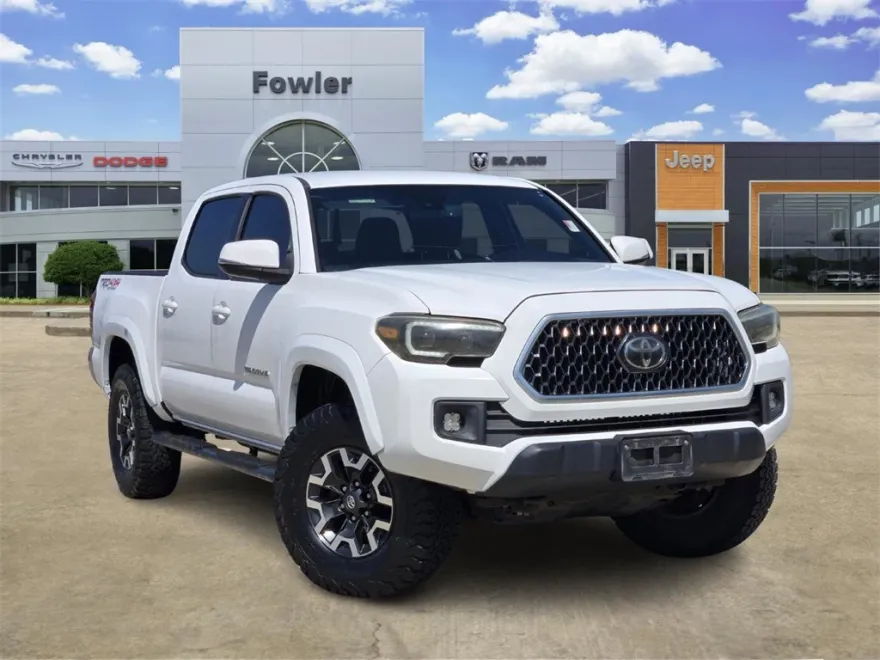 2018 Toyota Tacoma TRD Off-Road V6 photo 1