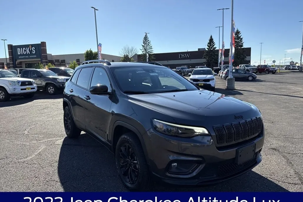 2023 Jeep Cherokee Altitude photo 1