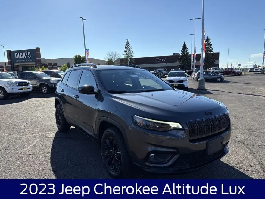 2023 Jeep Cherokee Altitude photo 1