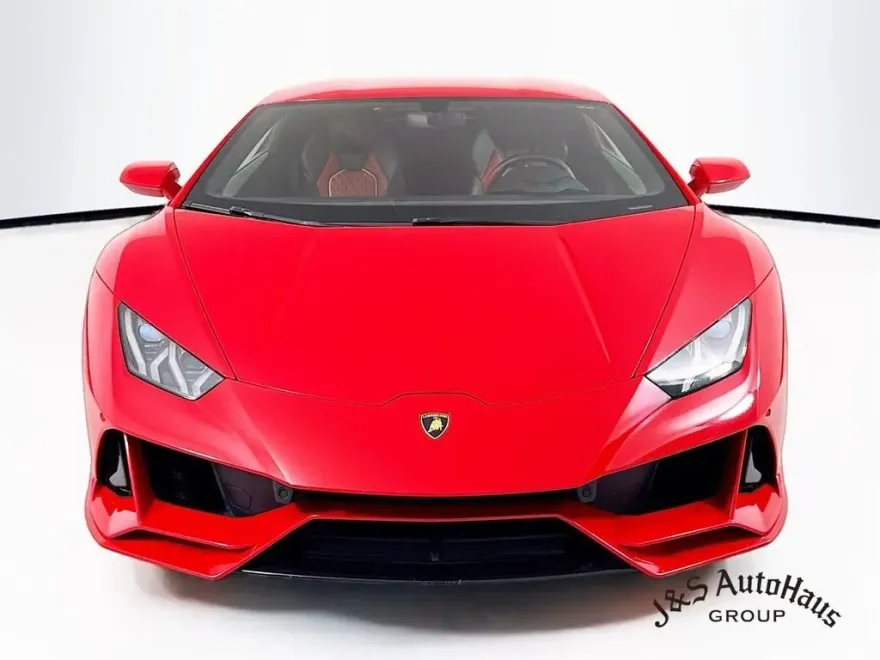2020 Lamborghini Huracan Evo Base photo 2