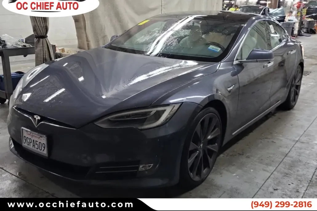 2020 Tesla Model S Long Range Plus photo 1