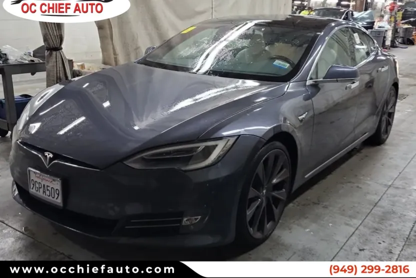 2020 Tesla Model S Long Range Plus photo 1