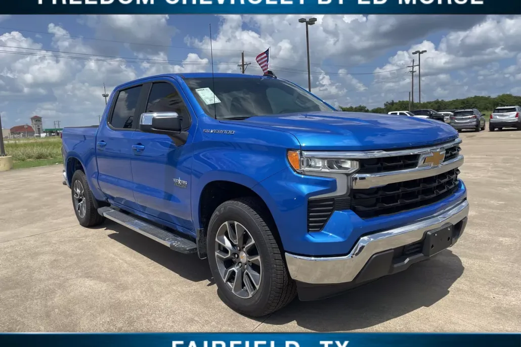 2025 Chevrolet Silverado 1500 LT photo 1