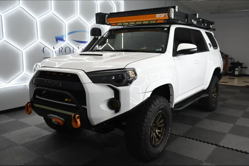 2018 Toyota 4Runner TRD Off-Road Premium photo 1