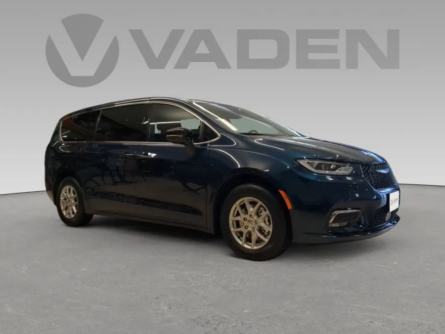 2025 Chrysler Pacifica photo 1