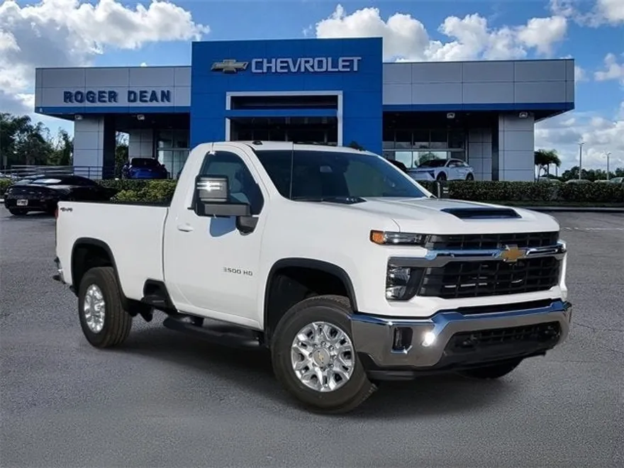 2025 Chevrolet Silverado 3500HD LT photo 1