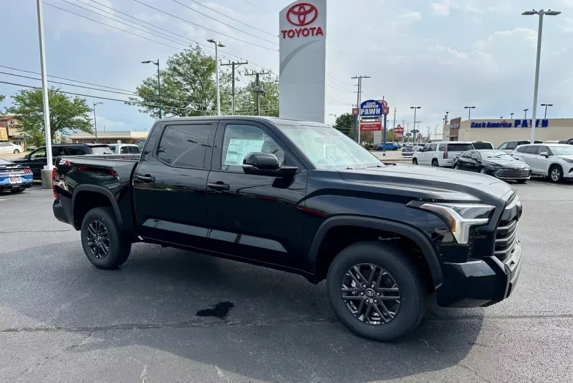2025 Toyota Tundra SR5 photo 1