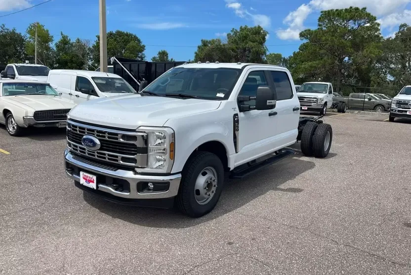 2026 Ford F-350 XL photo 1