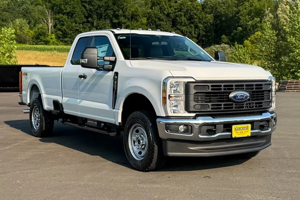 2025 Ford F-350 photo 1