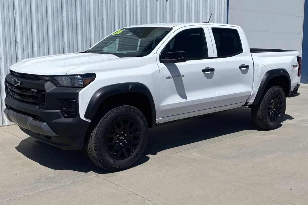 2026 Chevrolet Colorado Trail Boss photo 1