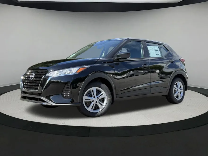 2025 Nissan Kicks Play S photo 1