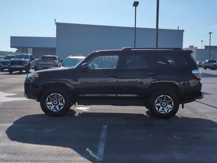 2024 Toyota 4Runner TRD Off-Road Premium photo 1