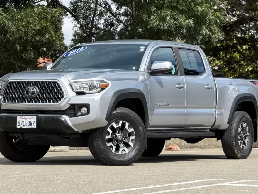 2019 Toyota Tacoma SR5 photo 1