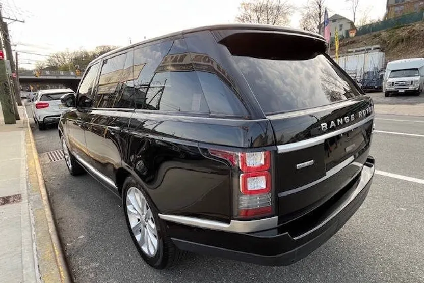 2017 Land Rover Range Rover HSE photo 1
