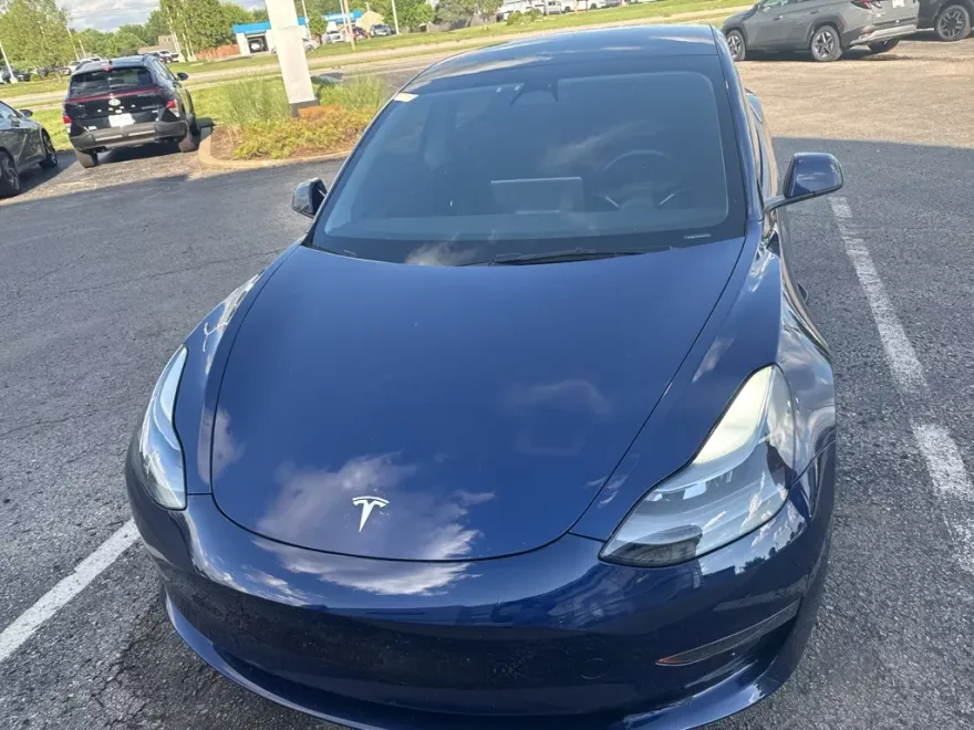 2023 Tesla Model 3 photo 1