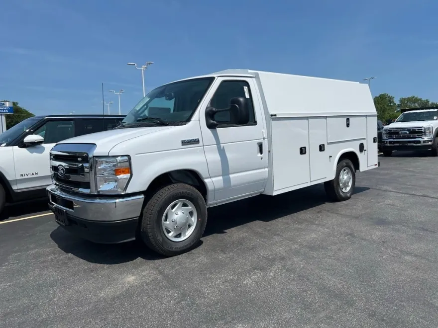 2026 Ford E-350 Base photo 1