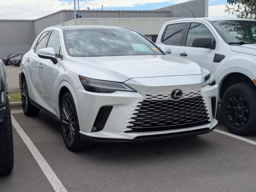 2023 Lexus RX 350h photo 1