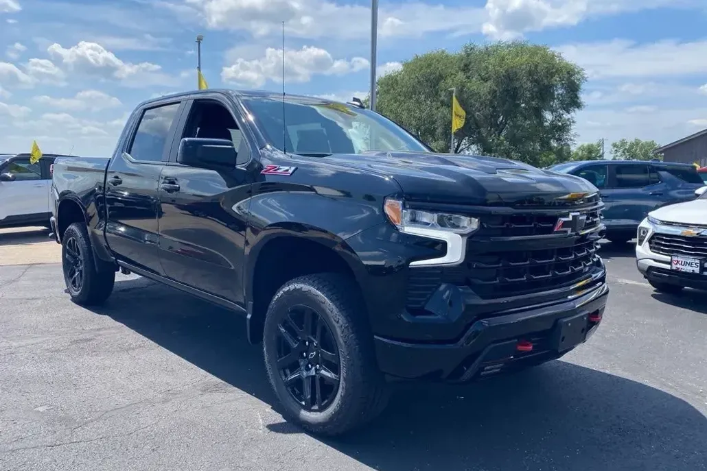 2026 Chevrolet Silverado 1500 LT Trail Boss photo 1