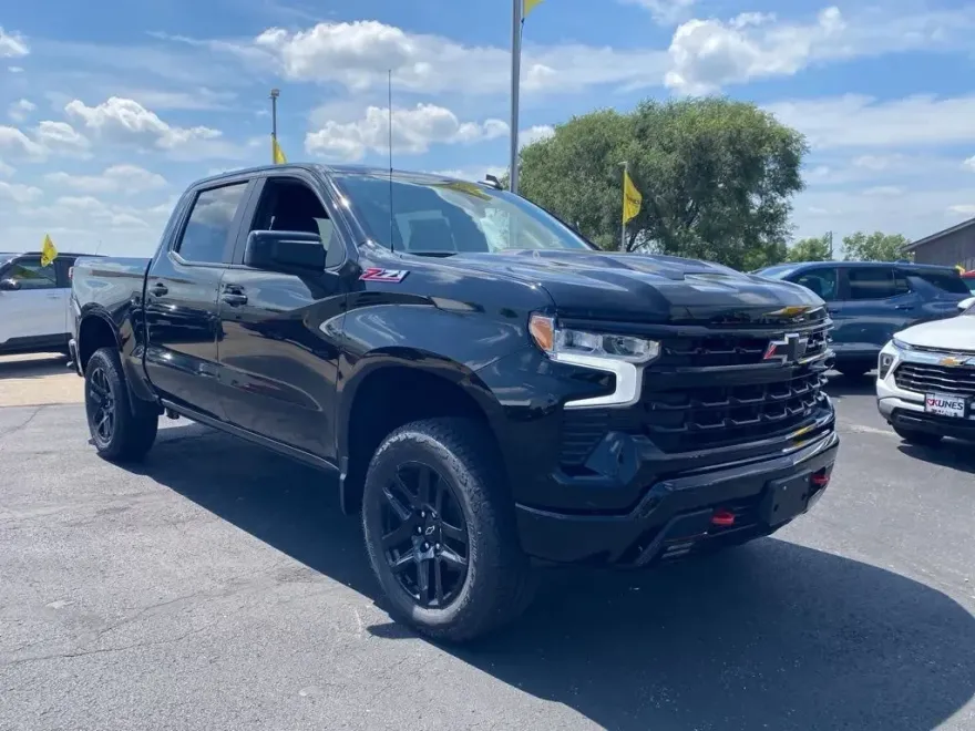 2026 Chevrolet Silverado 1500 LT Trail Boss photo 1