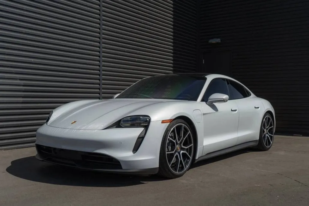 2024 Porsche Taycan photo 1