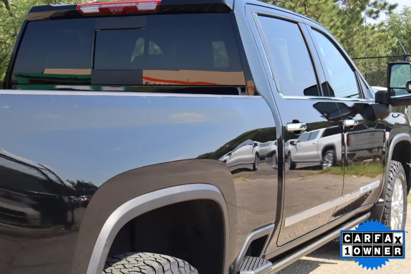 2025 Chevrolet Silverado 2500HD High Country photo 1