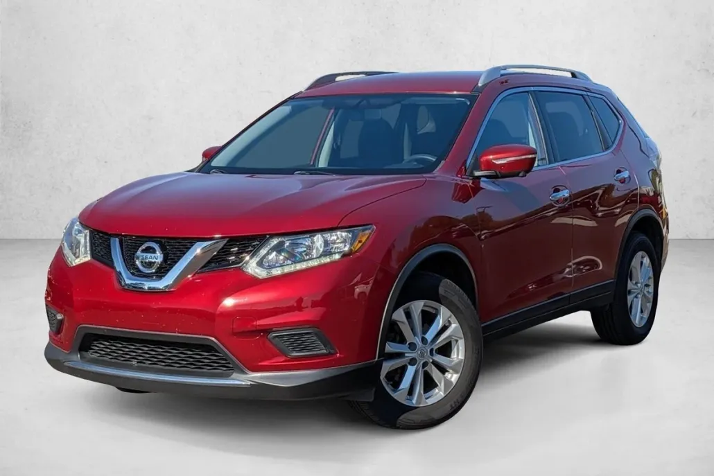 2015 Nissan Rogue SV photo 1