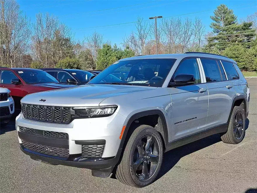 2025 Jeep Grand Cherokee Altitude X photo 1