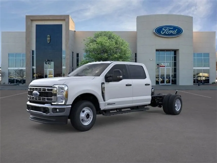 2025 Ford F-350 photo 1