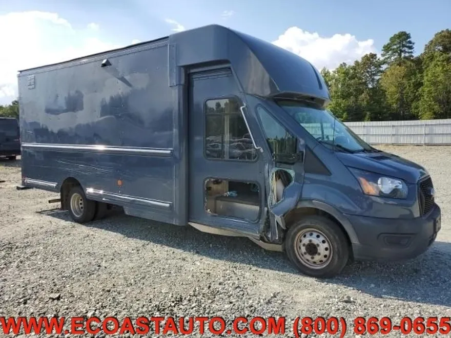 2021 Ford Transit Cutaway photo 1
