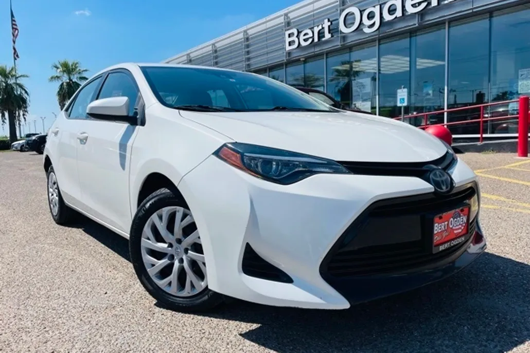 2019 Toyota Corolla SE photo 1