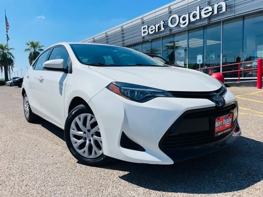2019 Toyota Corolla SE photo 1