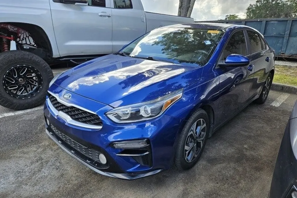 2020 Kia Forte FE LXS photo 1
