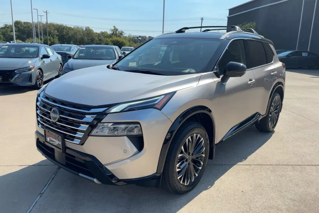 2026 Nissan Rogue Platinum photo 1
