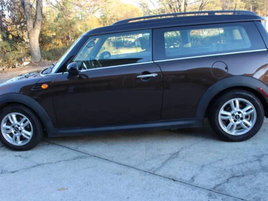 2012 Mini Clubman Base photo 1