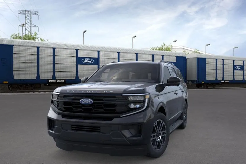 2025 Ford Expedition photo 1