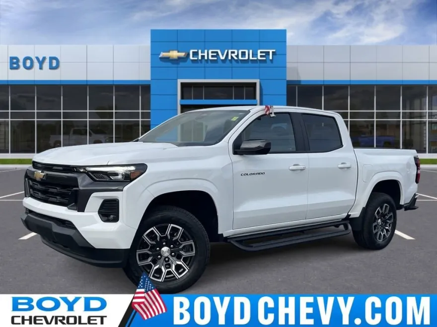 2024 Chevrolet Colorado LT photo 1