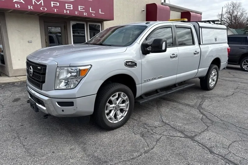 2020 Nissan Titan SV photo 1
