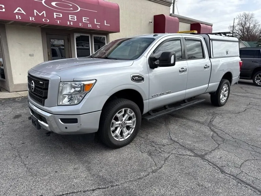 2020 Nissan Titan SV photo 1