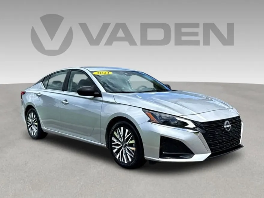 2024 Nissan Altima 2.5 SV photo 1