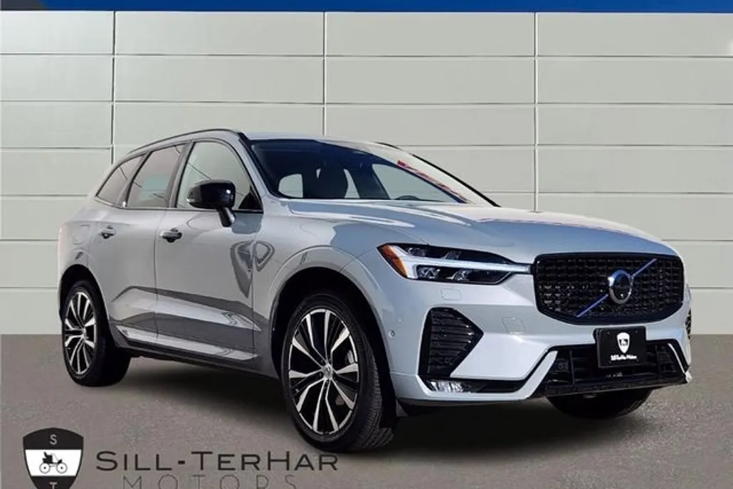 2025 Volvo XC60 B5 Plus photo 1