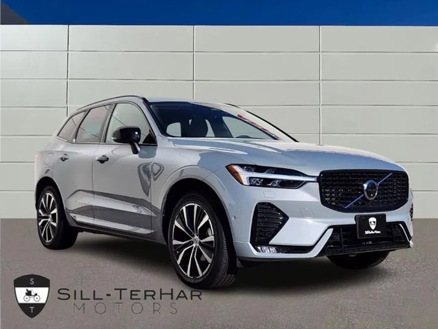 2025 Volvo XC60 B5 Plus photo 1