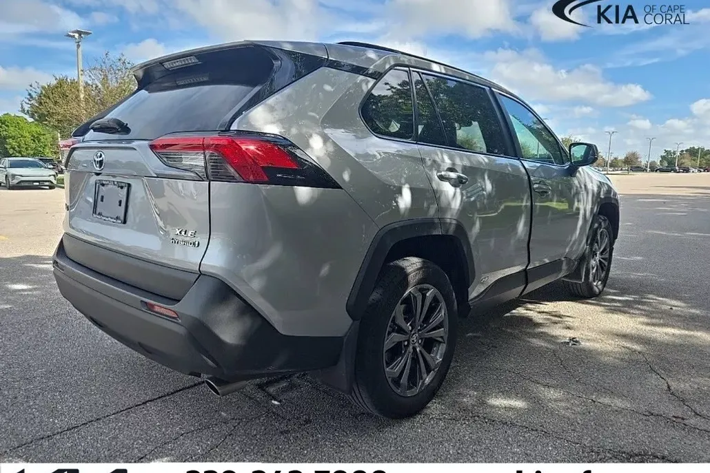 2024 Toyota RAV4 Hybrid XLE Premium photo 1