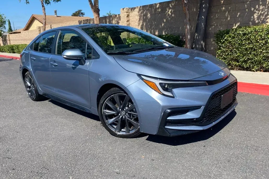 2023 Toyota Corolla XSE photo 1