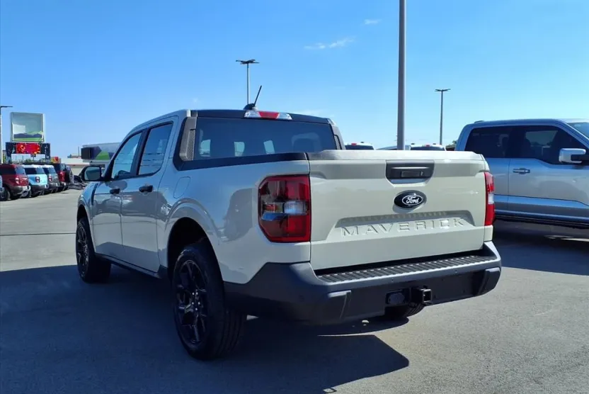 2025 Ford Maverick XLT photo 1