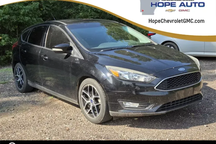 2017 Ford Focus SEL photo 1