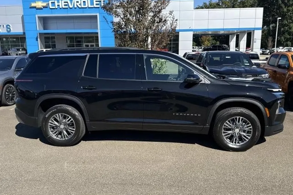 2026 Chevrolet Traverse 1LT photo 1